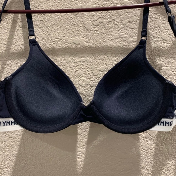Bras - Picture 2 of 4